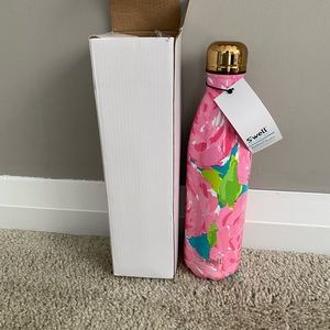 NEW Lilly Pulitzer Swell Water Bottle